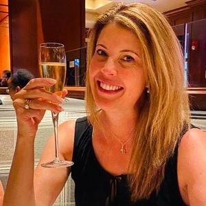 Meet your Posher, Holly